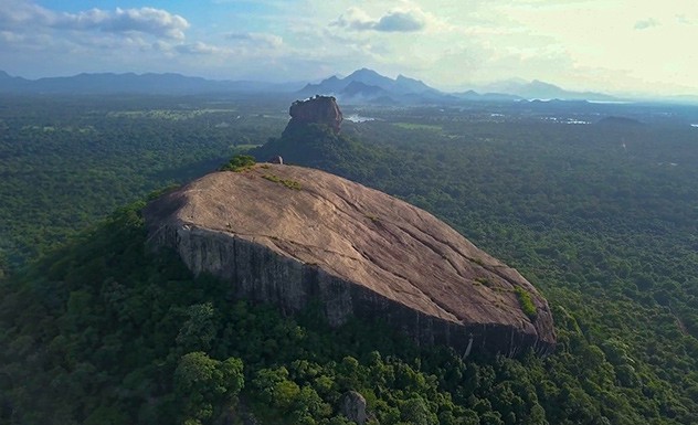 img/destinations/PIDURANGALA.jpeg