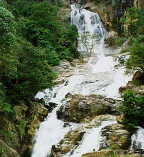 RAVANA WATERFALL - ELLA - SRI LANKA